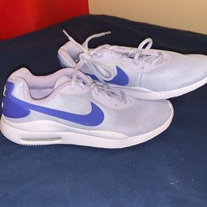 WMN’S Nike Ike to running shoe 🚨🆕🆕🚨